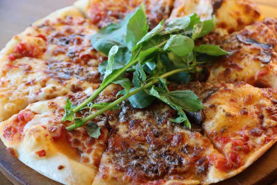 Kavurmalı Pizza